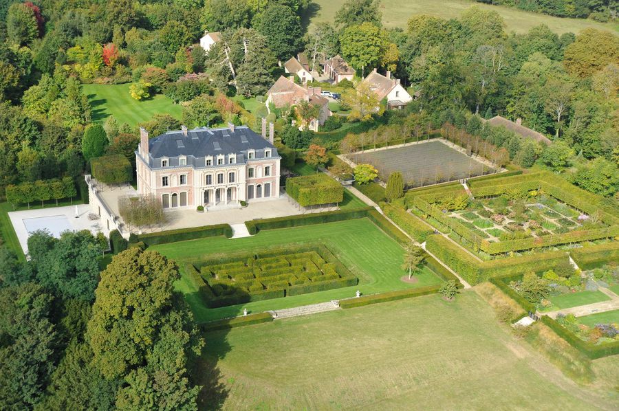 Bernard Arnault and His Surprisingly Small Real Estate Portfolio