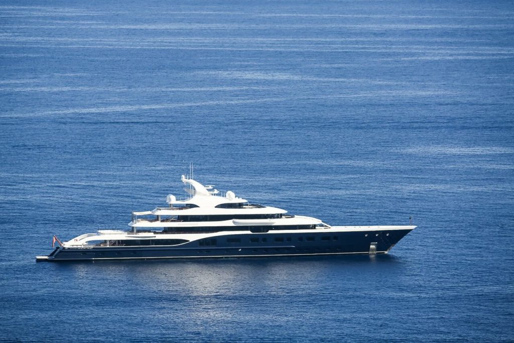 Feadship Symphony Superyacht: Features, Photos & Specifications - itBoat