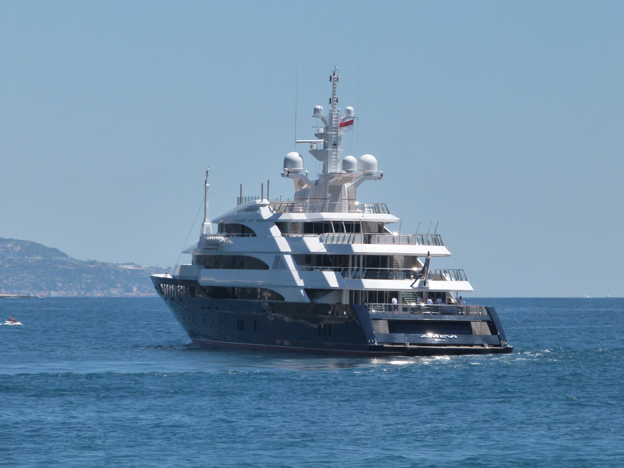 superyacht amevi owner