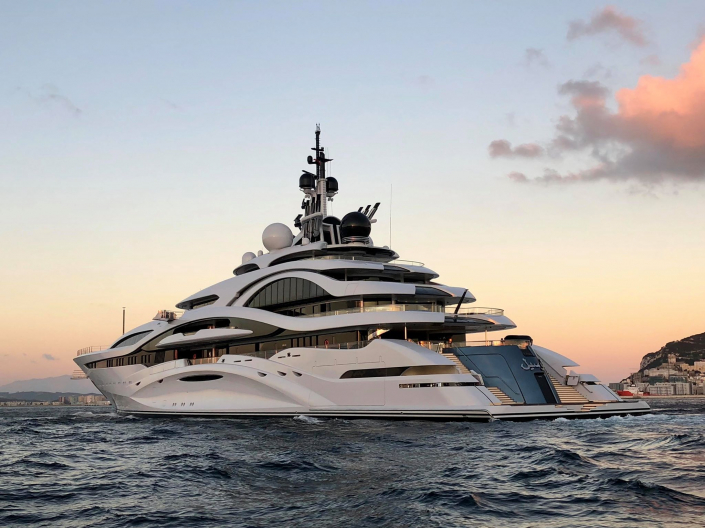 al lusail yacht preis