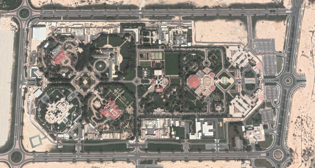 Hamad bin Jassim bin Jaber Al Thani • Net Worth $1 Billion • Palace ...
