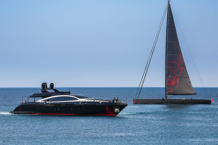 black legend yacht prix