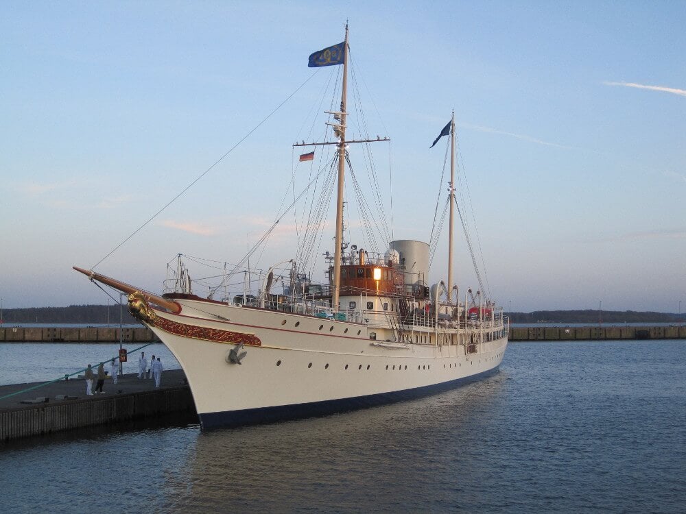 nahlin yacht history