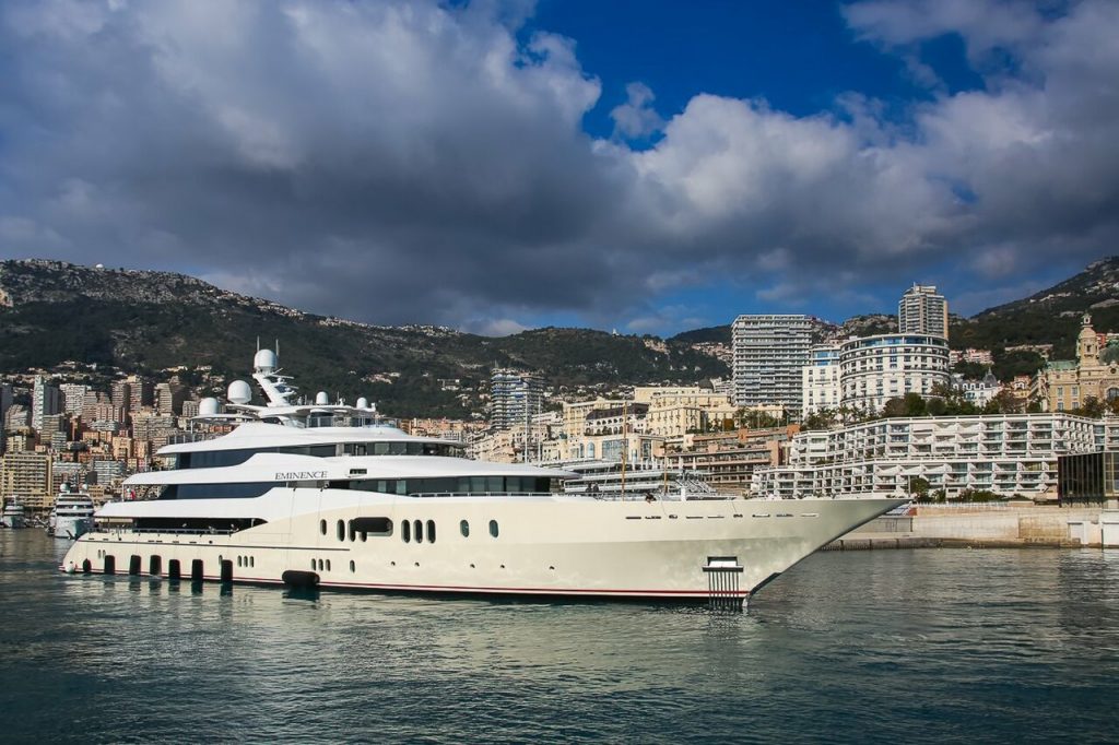 who owns the yacht named eminence