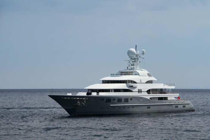 superyacht rocinante