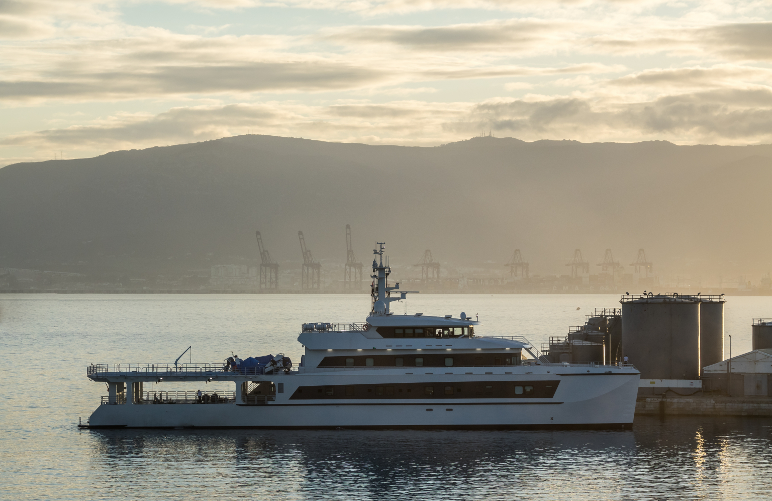 bill gates support yacht