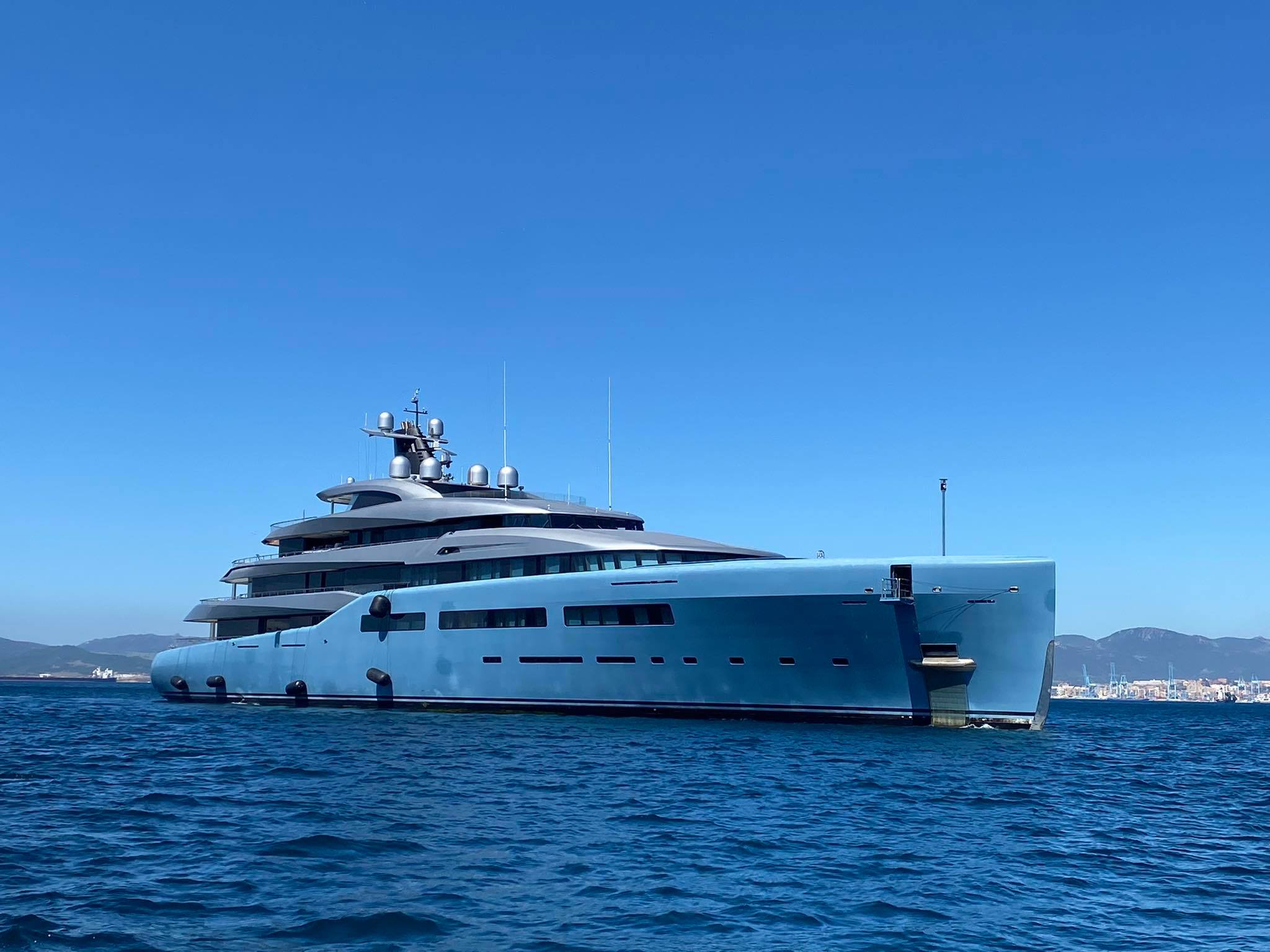 yacht aviva