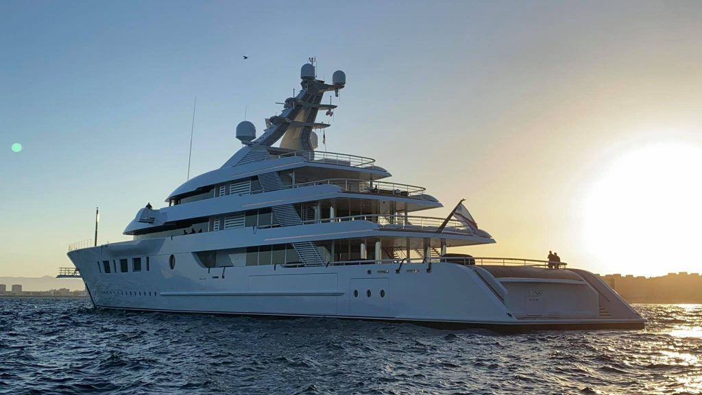 evan spiegel yacht name