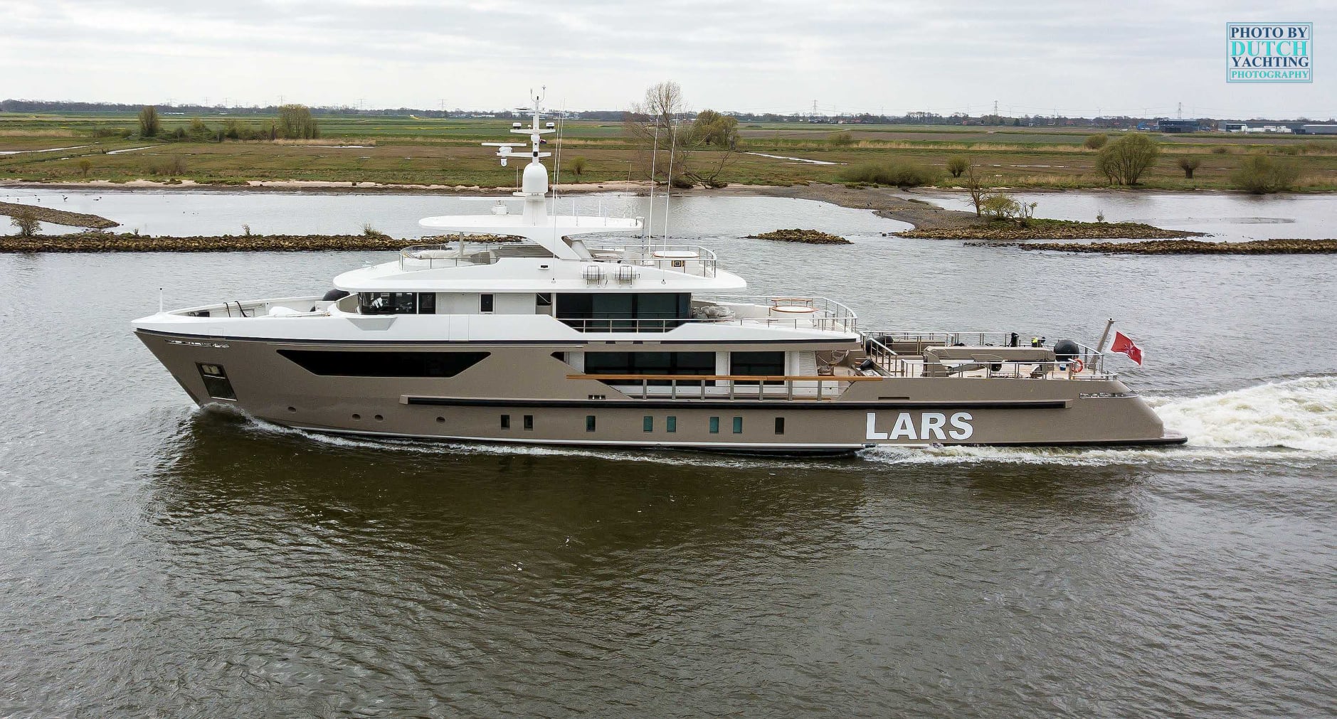 yacht lars for sale