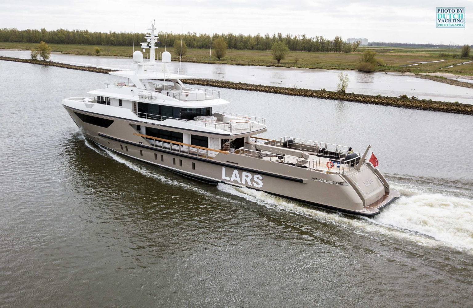 yacht lars for sale