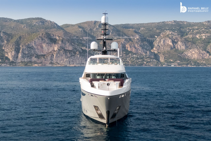 superyacht snow 5