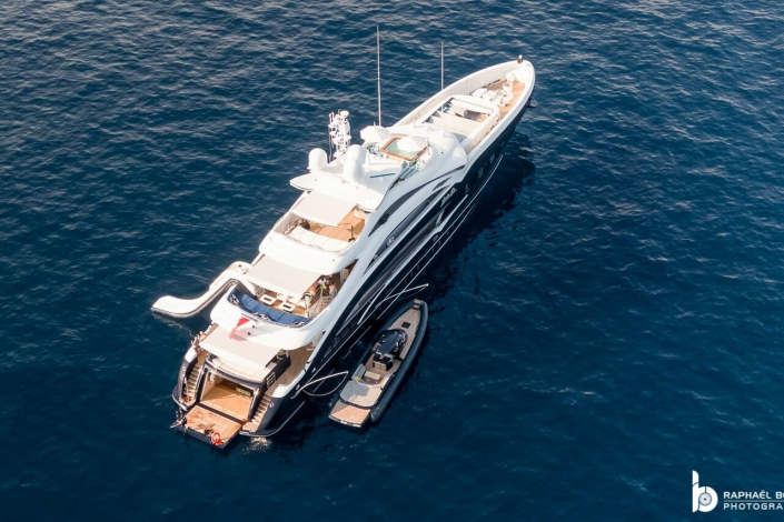 lady li yacht owner