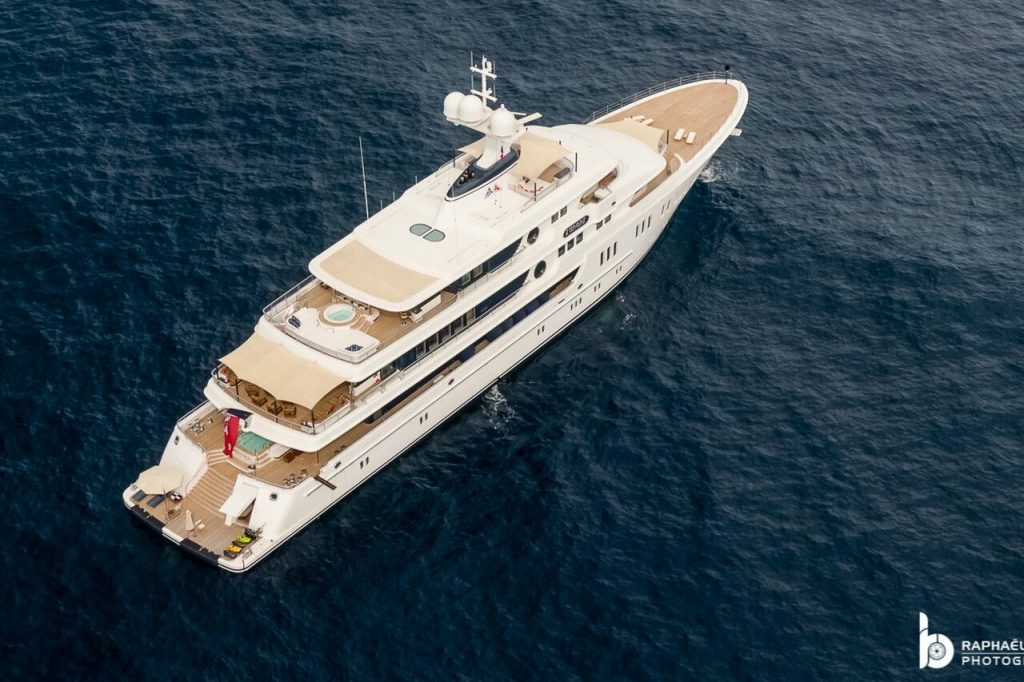 aurora yacht