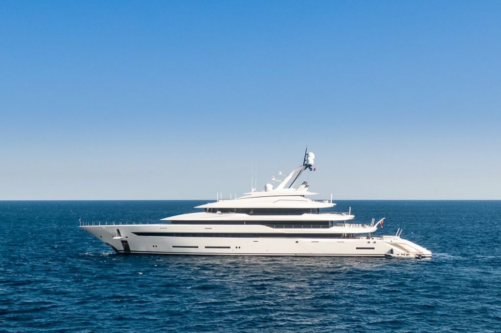 motor yacht avantage