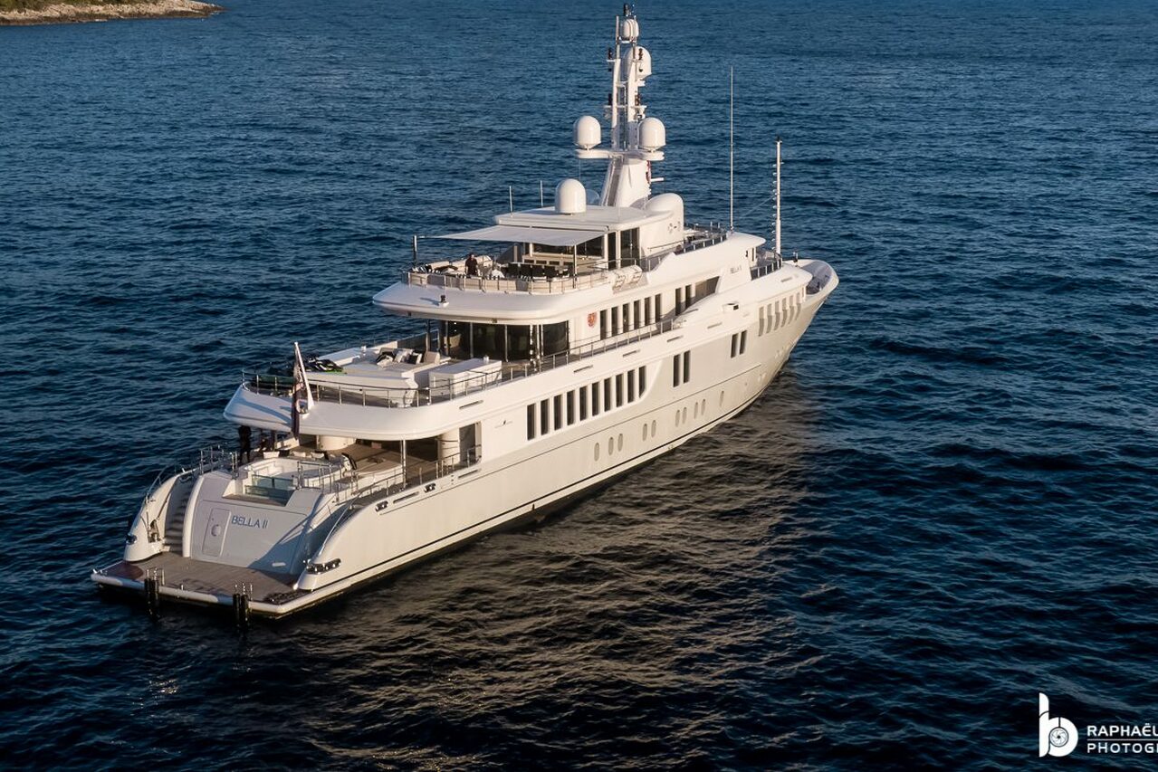 motor yacht bella 2