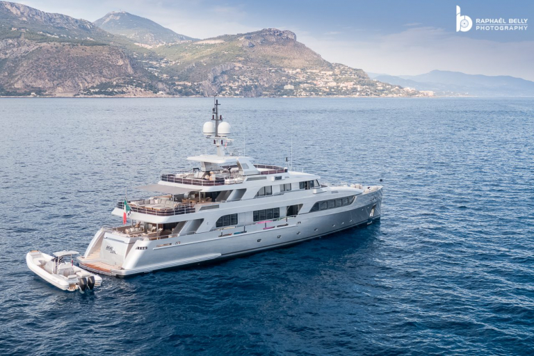 codecasa yacht berlusconi