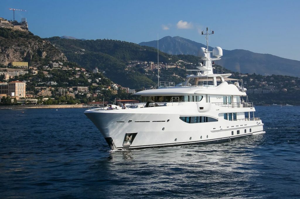who owns spirit yacht