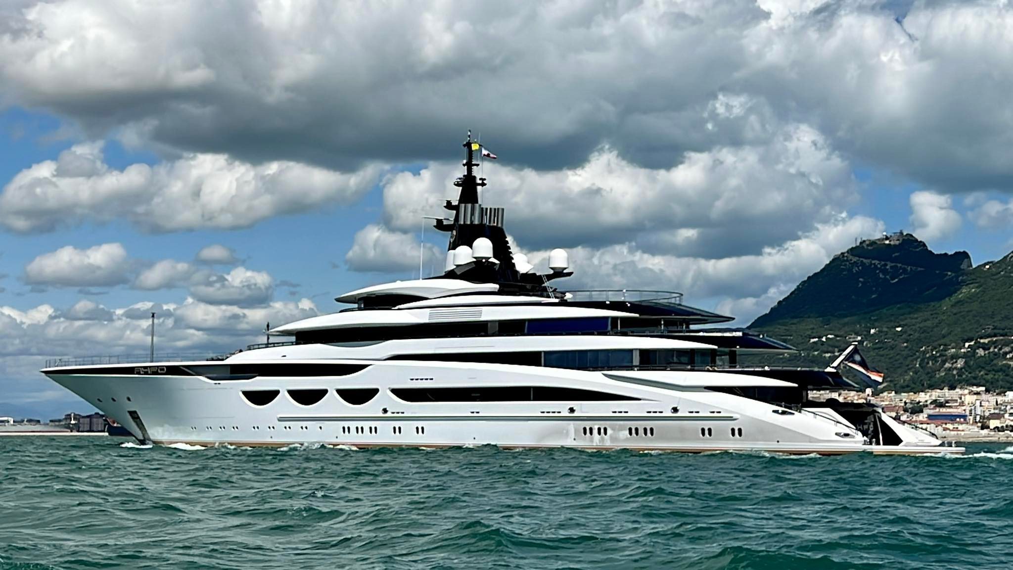 Caribbean charter: 115m Lürssen superyacht Ahpo in Jamaica