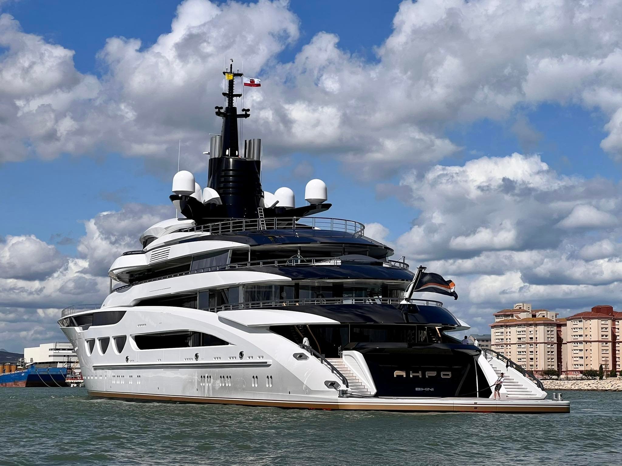 LADY JORGIA Yacht • Patrick Dovigi $350 Million Superyacht