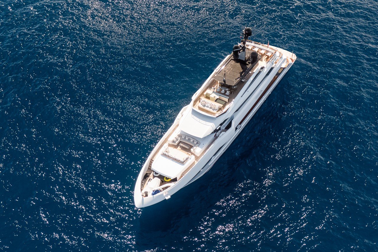 An In-Depth Look at the Luxurious Yacht PARILLION