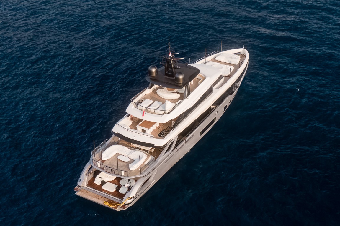 Shabby Yacht • European Owner $19m Superyacht