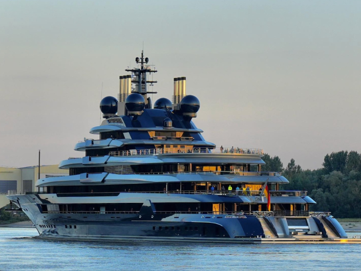 rinat akhmetov superyacht