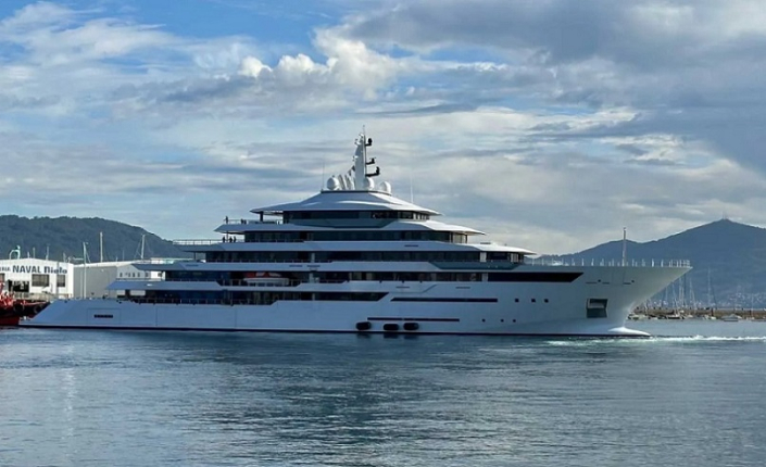 yacht renaissance owner