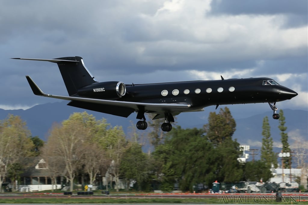 Sean "Diddy" Combs Music Mogul and Business Tycoon • Business Jet