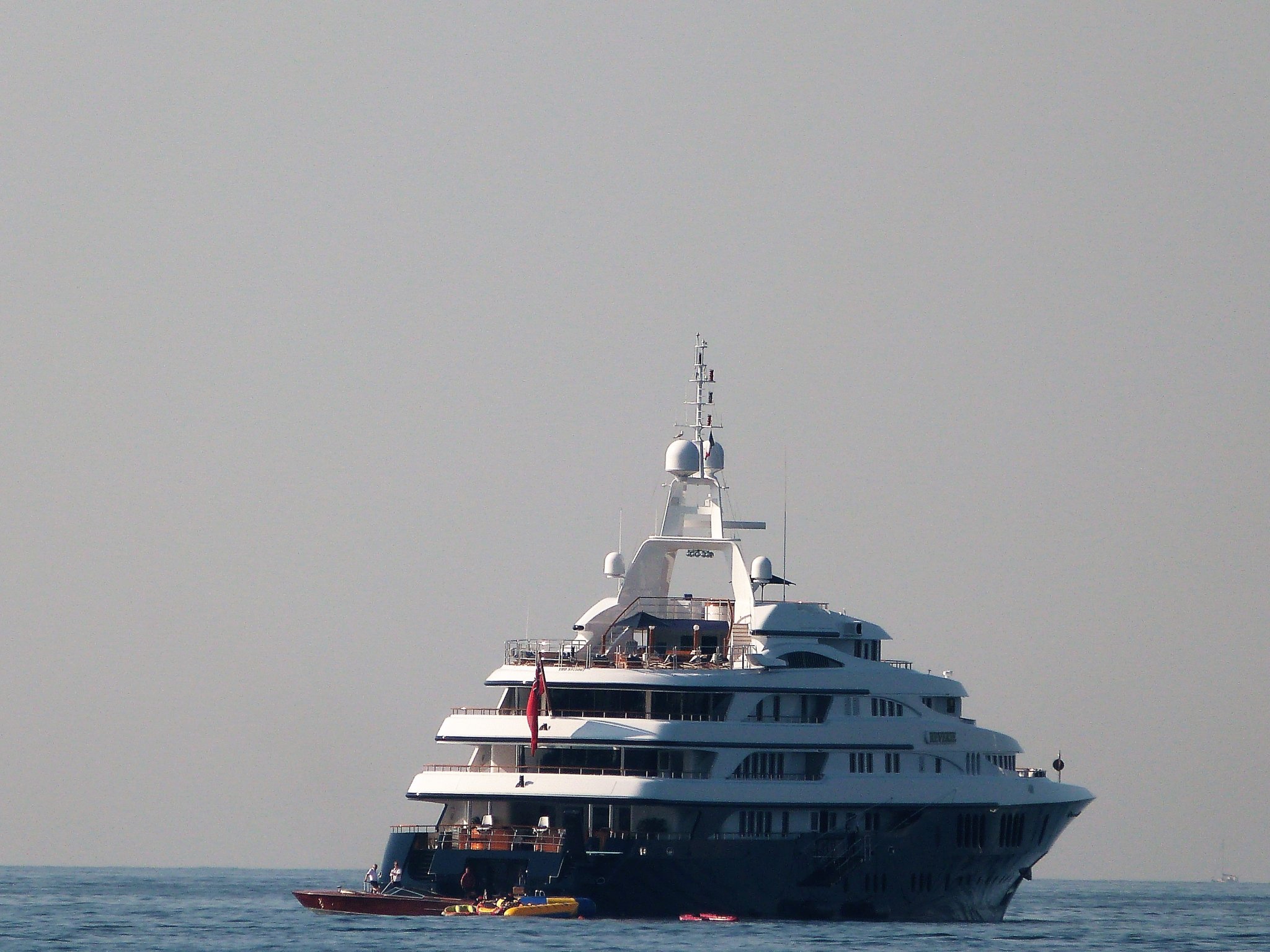 freedom benetti yacht owner