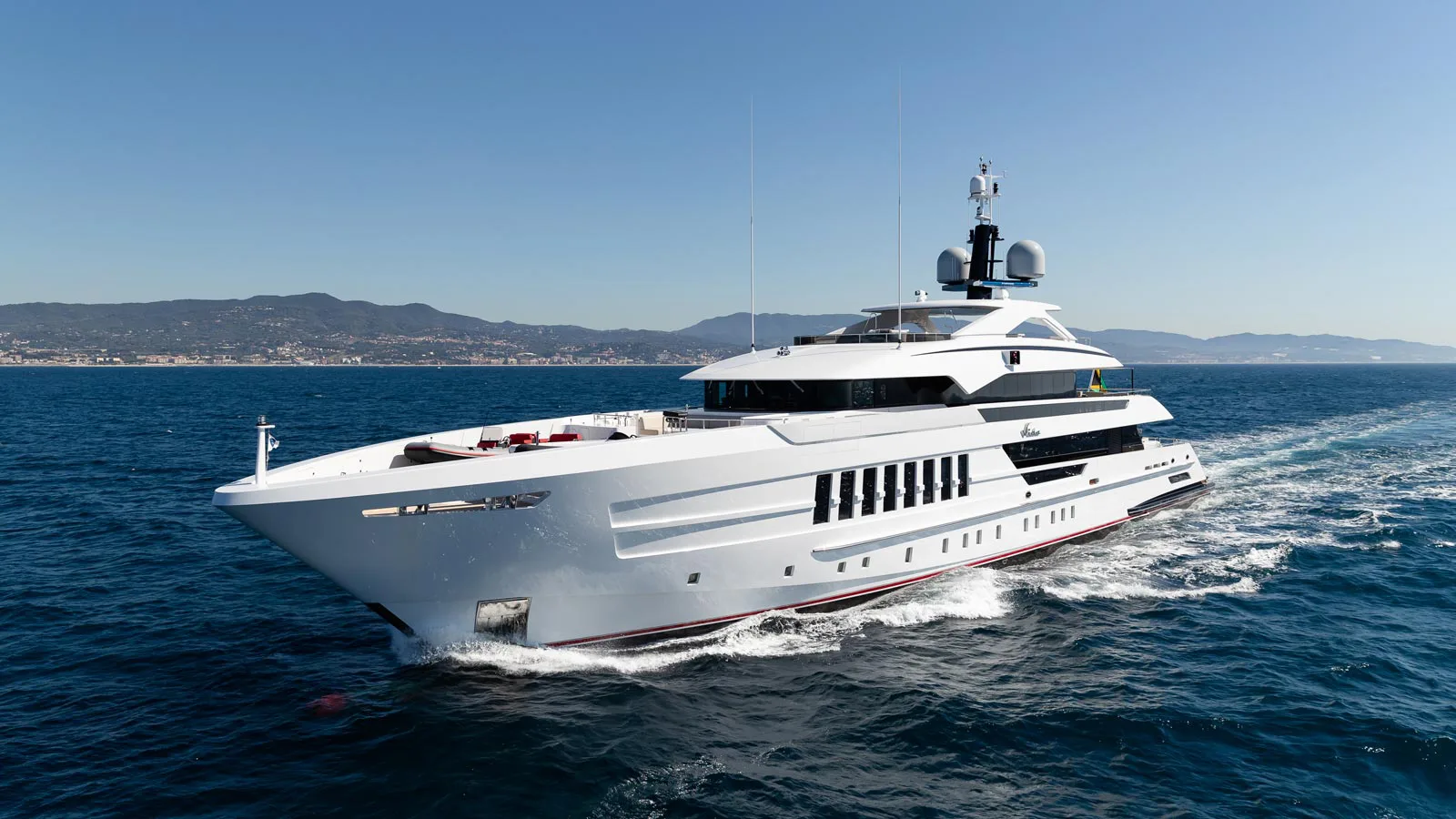 Yacht Vida • Heesen Yachts • 2019 • Photos & Video